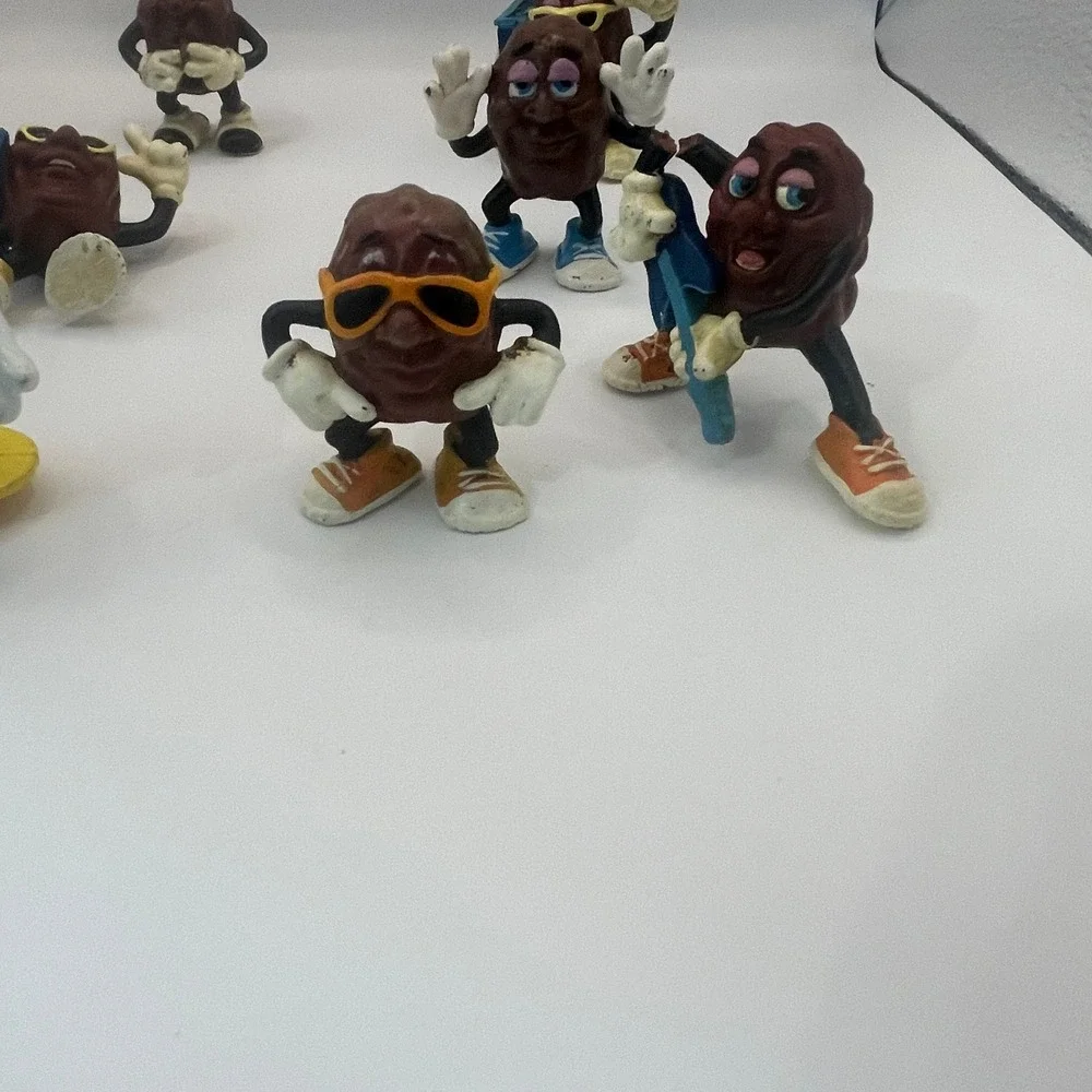 LOT OF 10 California Raisins PVC Figure Vintage 80s Retro Collectible Surf Prop